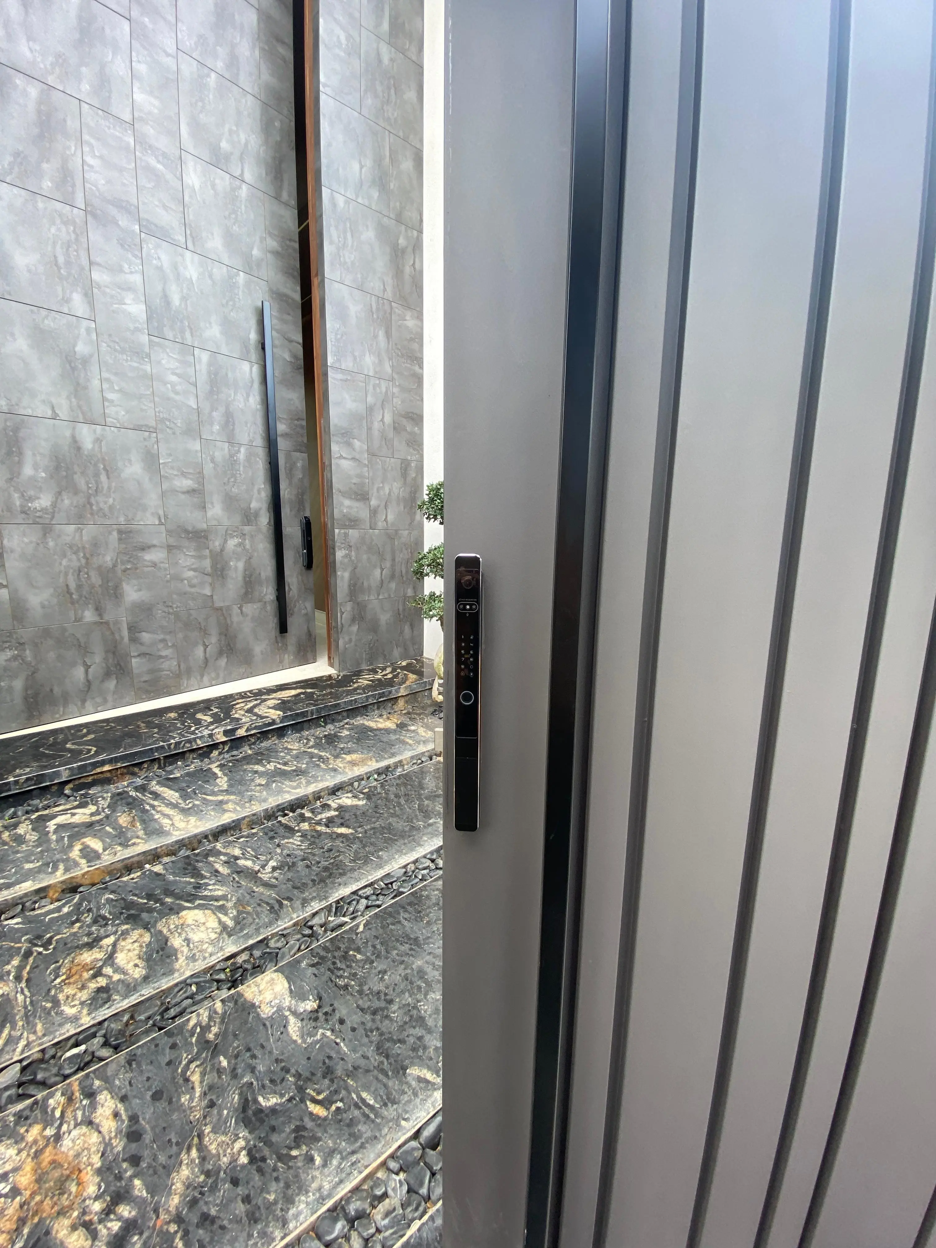 Serrure intelligente F20 Slim Face ID WikoGet design fin | Smart lock F20 Slim Face ID | قفل ذكي F20 سليم بتقنية Face ID